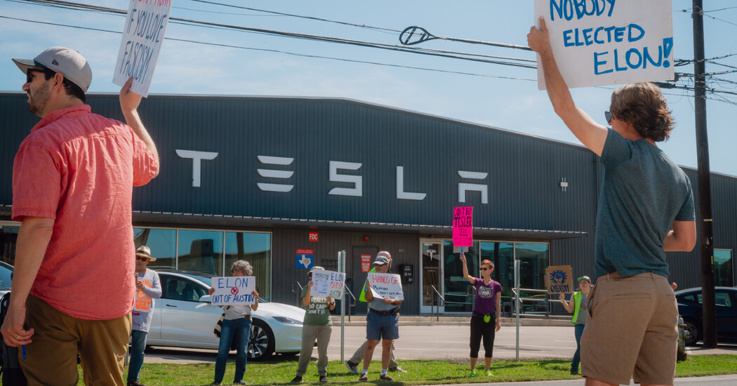 Austin Welcomed Musk. Now It’s Weird (in a New Way).