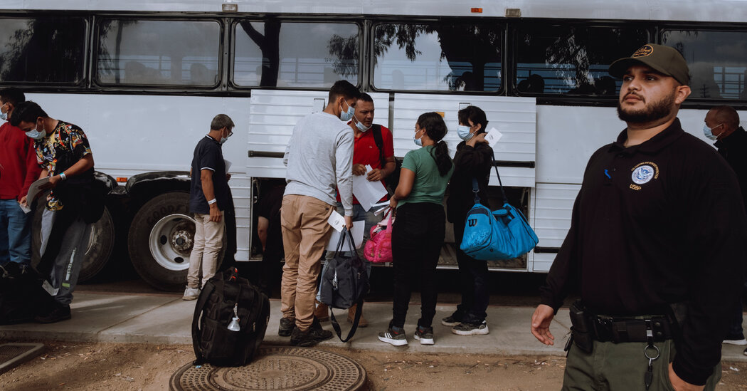 republicans-push-to-end-immigrant-benefits-in-democratic-states-8ee4wZCi.jpg